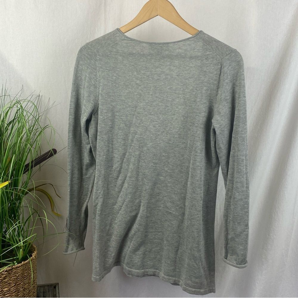 Ann Taylor Gray Deep V Neck Long Sleeve Sweater M - Picture 3 of 5